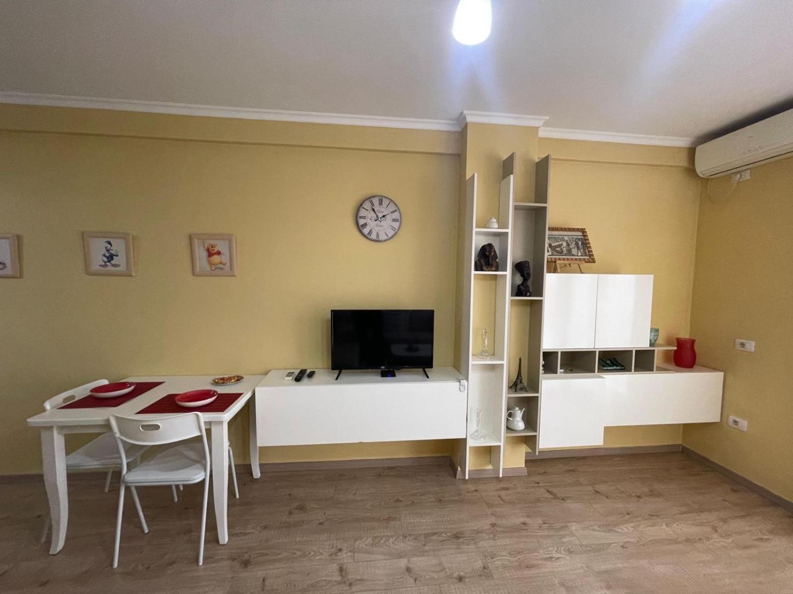 Apartment Ergi's Host
